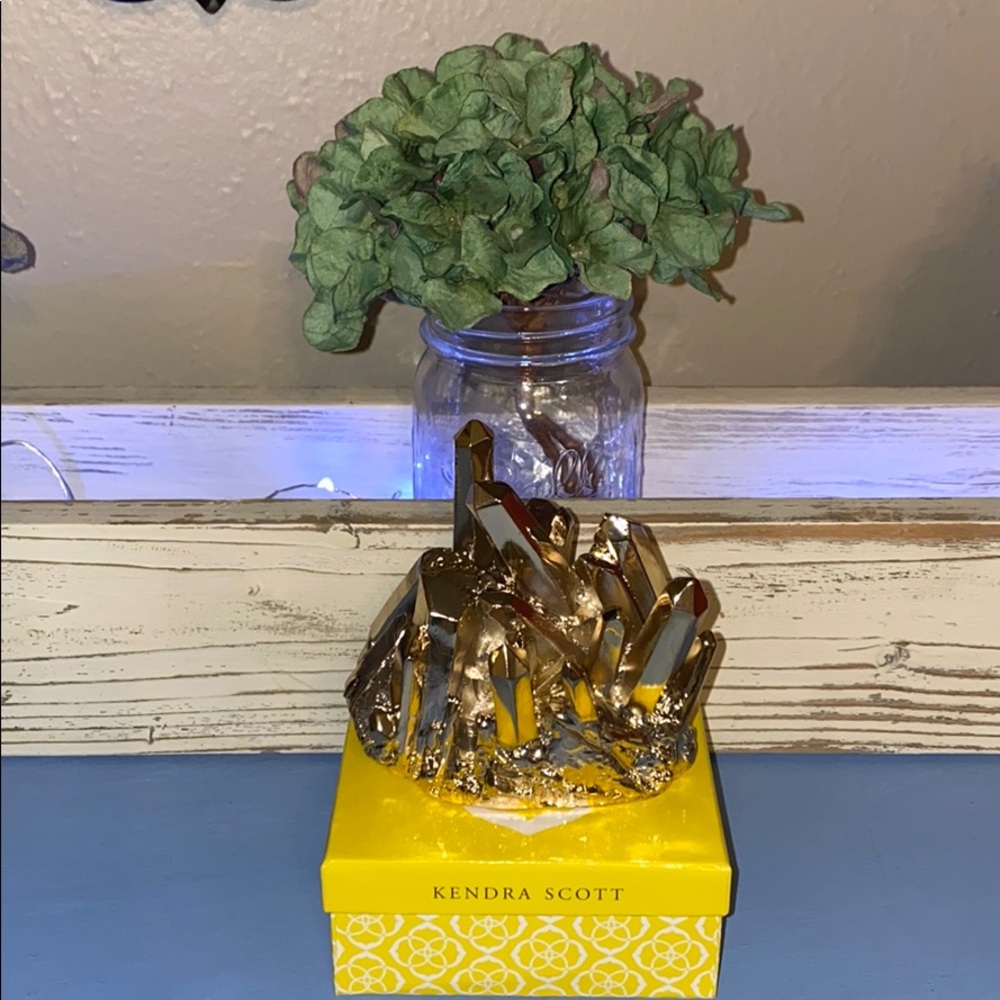 Metal Kendra Scott Crystal Ring Holder in Gold